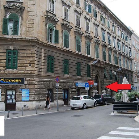 Apartment Dolac In Center Of Town Rijeka Exterior foto